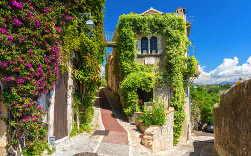 Saint-Paul-de-Vence - Gasse - © lukaszimilena - stock.adobe.com