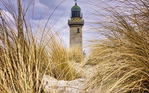 Warnemünde - Leuchtturm - ©DR pics - stock.adobe.com