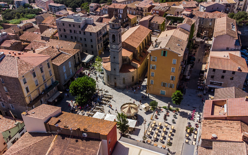 Porto Vecchio - Place de la République - © Alexandre ROSA - stock.adobe.com