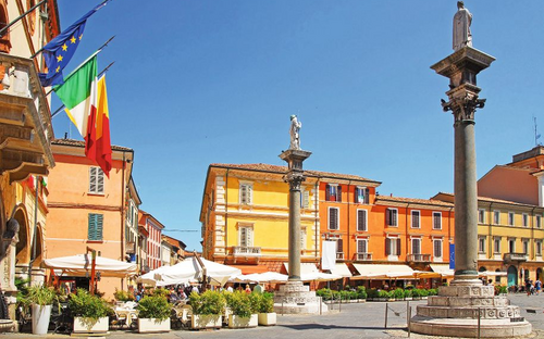 Ravenna - Piazza del Popolo - © claudiozacc - Fotolia