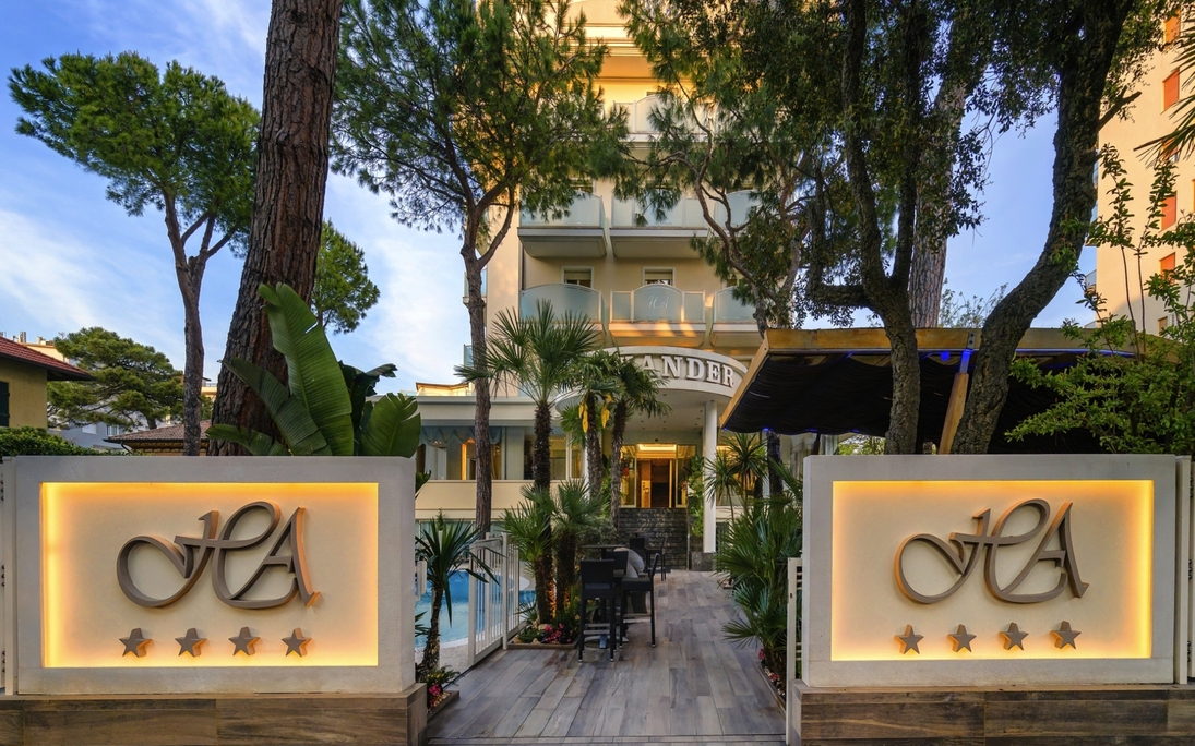 Hotel Alexander - Außenansicht