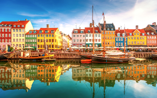 Nyhavn in Kopenhagen - © Sina Ettmer - stock.adobe.com