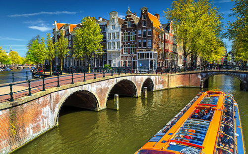 Amsterdam - Gracht - ©janoka82 - stock.adobe.com