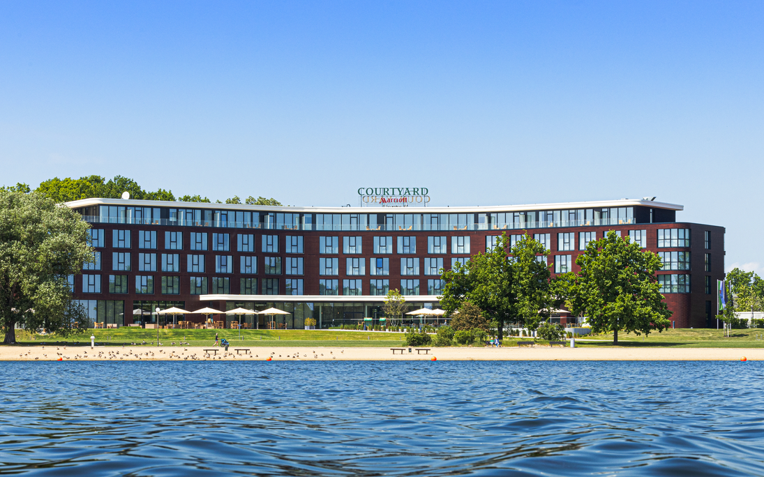 Courtyard by Mariott Wolfsburg - Außenansicht - ©FairFleet GmbH
