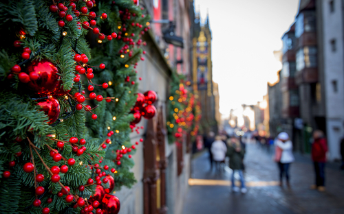 Edinburgh - Weihnachtliche Straßen - © Sunil Aralikatti - stock.adobe.com