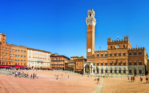 Siena - Piazza del Campo - © Delphotostock - stock.adobe.com