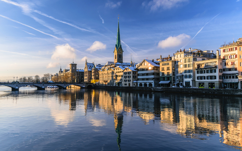 Zürich im Winter - © topteen - stock.adobe.com