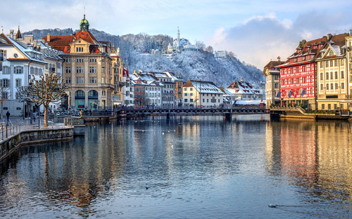 Luzern im Winter - © Boris Stroujko - stock.adobe.com