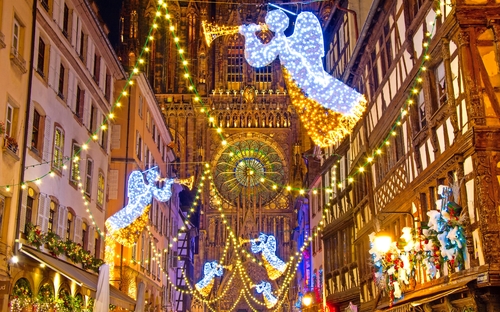 Straßburger Weihnachtsmarkt - © Alexi Tauzin - stock.adobe.com