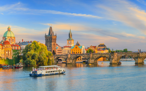 Prag - Karlsbrücke - © f11photo - stock.adobe.com