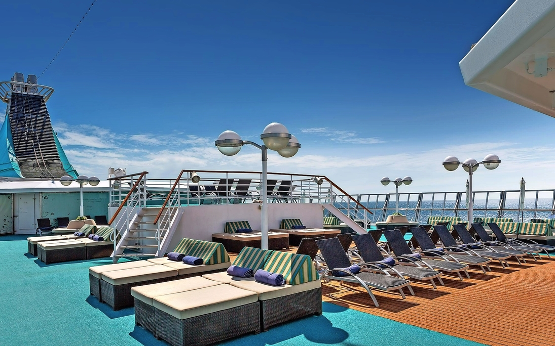 MS Artania - Sonnendeck