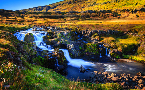 Fjordtal - Island - © Alexey Stiop - stock.adobe.com