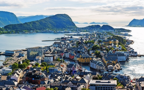 Alesund - Geirangerfjord - © ivan kmit - stock.adobe.com