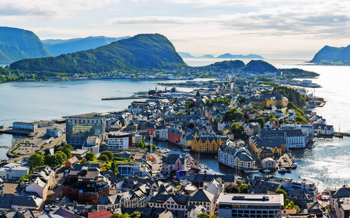 Alesund - Geirangerfjord - © ivan kmit - stock.adobe.com