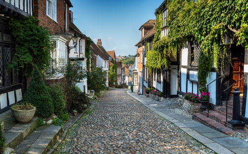 Rye - Gepflasterte Straße - ©Helen Hotson - stock.adobe.com
