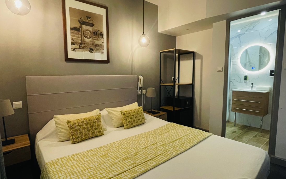 Brit Hotel Acacias Arles - Zimmerbeispiel