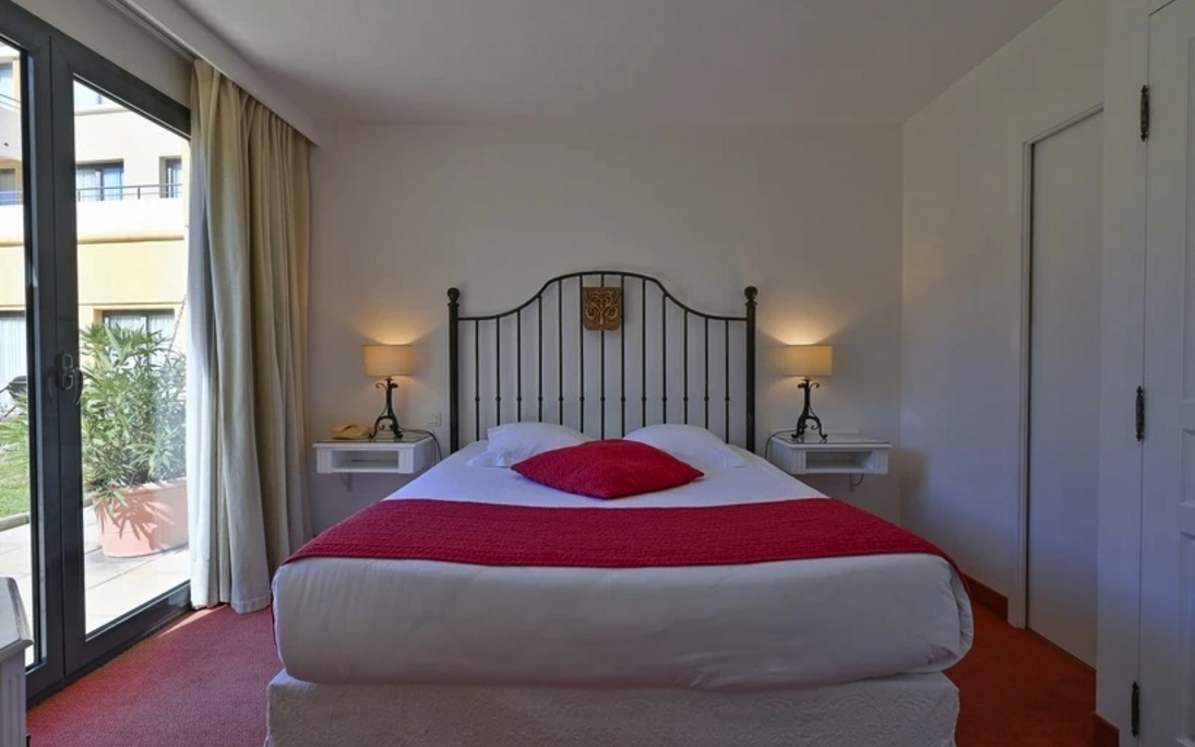 Avignon Grand Hôtel - Zimmerbeispiel - ©Grand Hotel Avignon