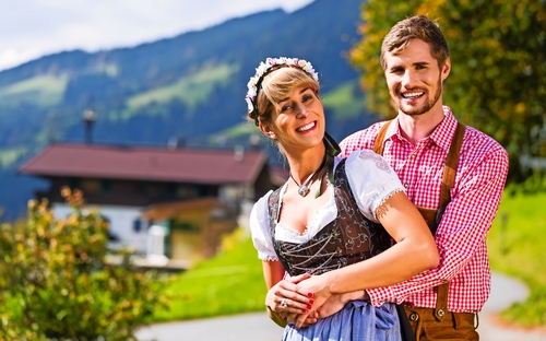 Beim Speckfest - © Kzenon - stock.adobe.com