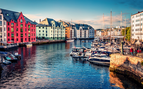 Alesund - Hafen - ©jojjik - stock.adobe.com