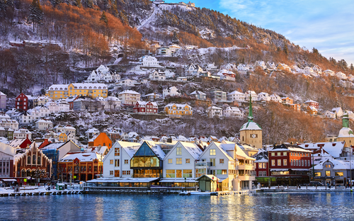 Historischer Stadtteil Bryggen in Bergen im Winter - © Oleksandr Dibrova - stock.adobe.com