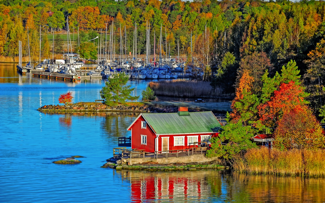 Finnland Sommerhaus am See - © Igor Groshev - stock.adobe.com