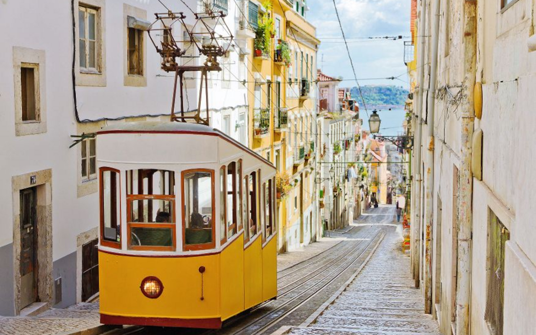 Lisbon's Gloria funicular connects downtown with Bairro Alto. - © mlehmann78 - Fotolia
