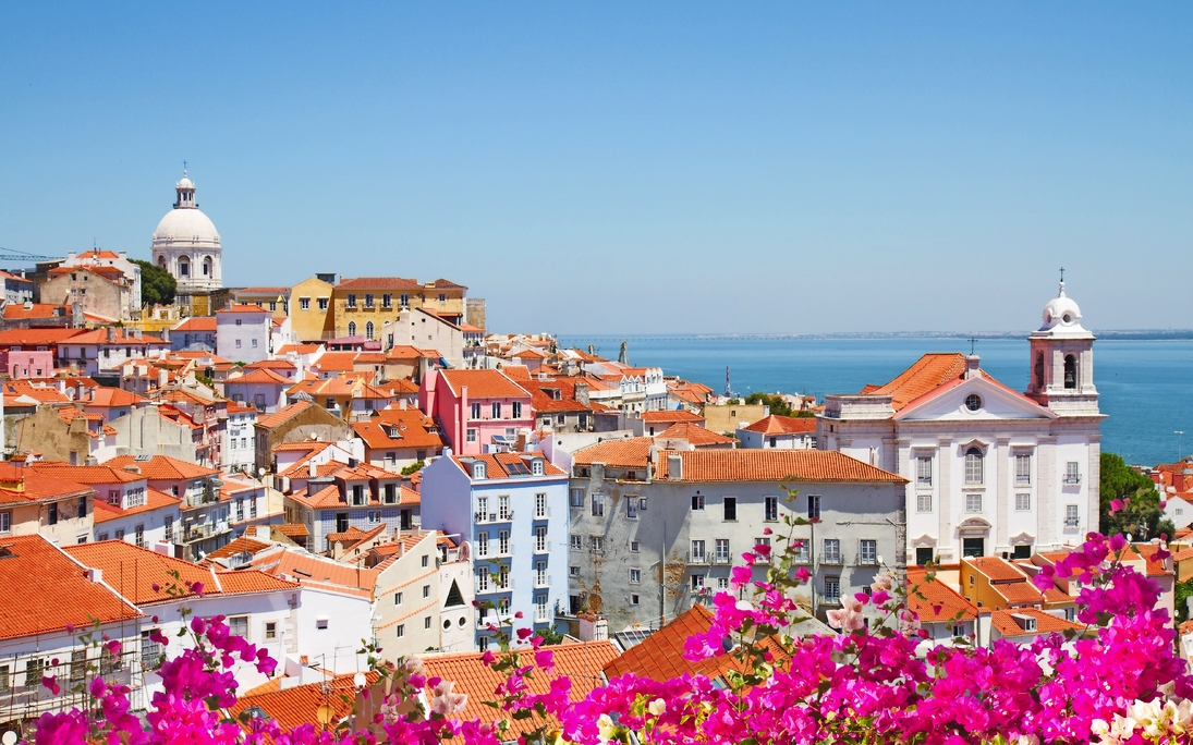 Ansicht von Alfama, Lissabon, Portugal - © neirfy - stock.adobe.com