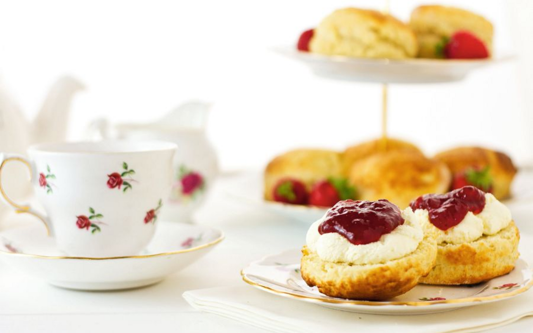 English Scones, Devonshire style - © gourmetphotography - Fotolia