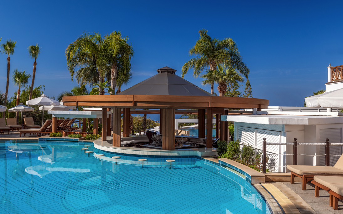 Mediterranean Beach Hotel - Poolbar